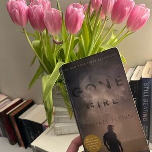 Gone Girl by Gillian Flynn - Paperback